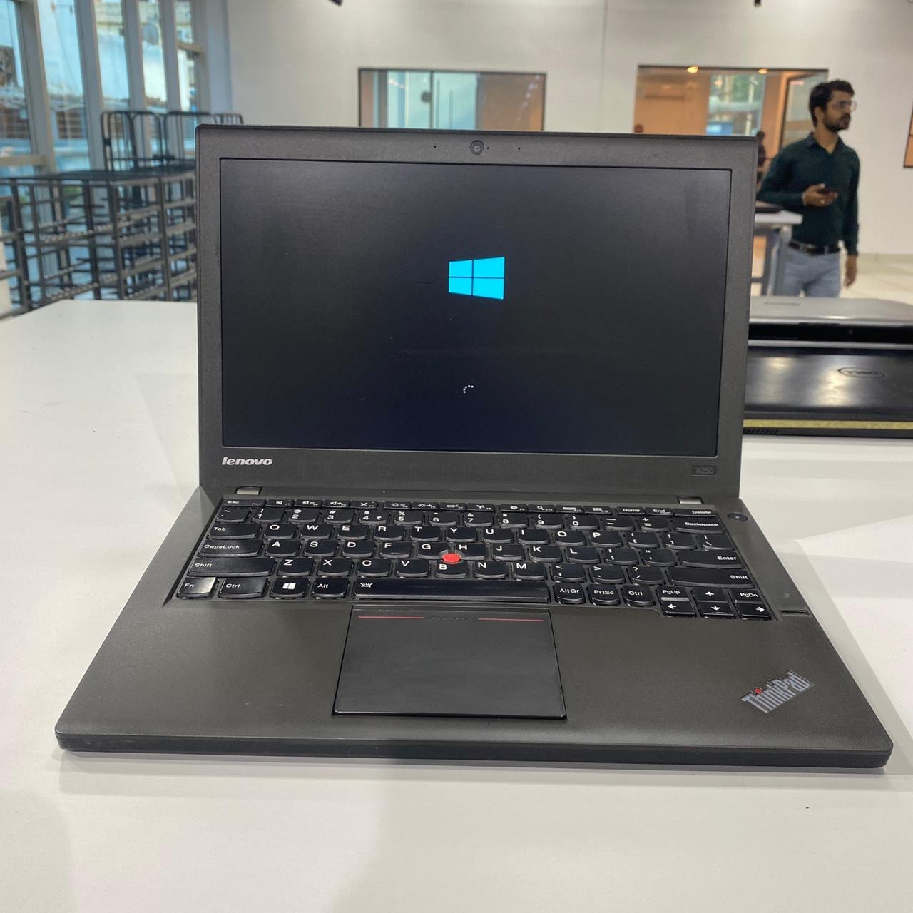 لپ تاپ استوک لنوو مدل ThinkPad X250 پردازنده i5 نسل 6 - Image 2